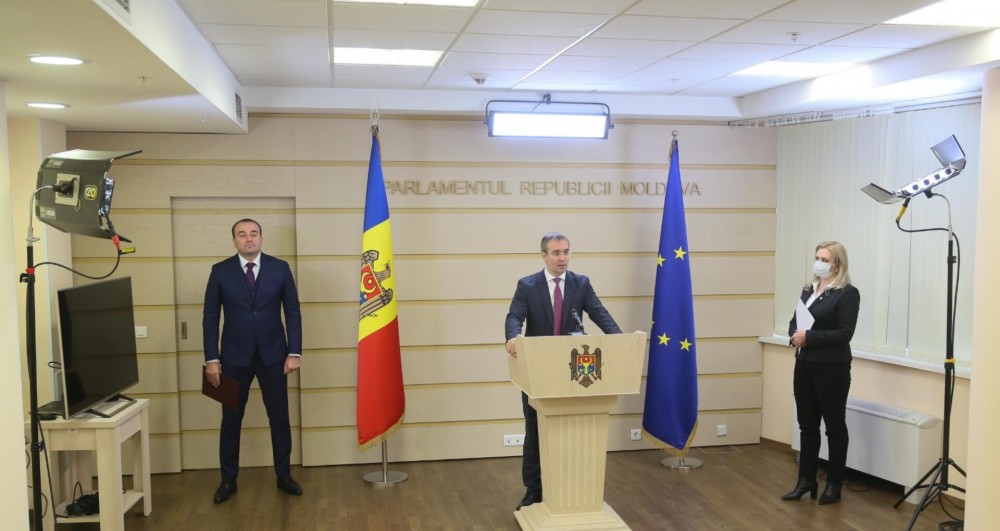 Partidul Șor și cei 6 deputați plecați de la PRO Moldova au creat oficial platforma parlamentară „Pentru Moldova”